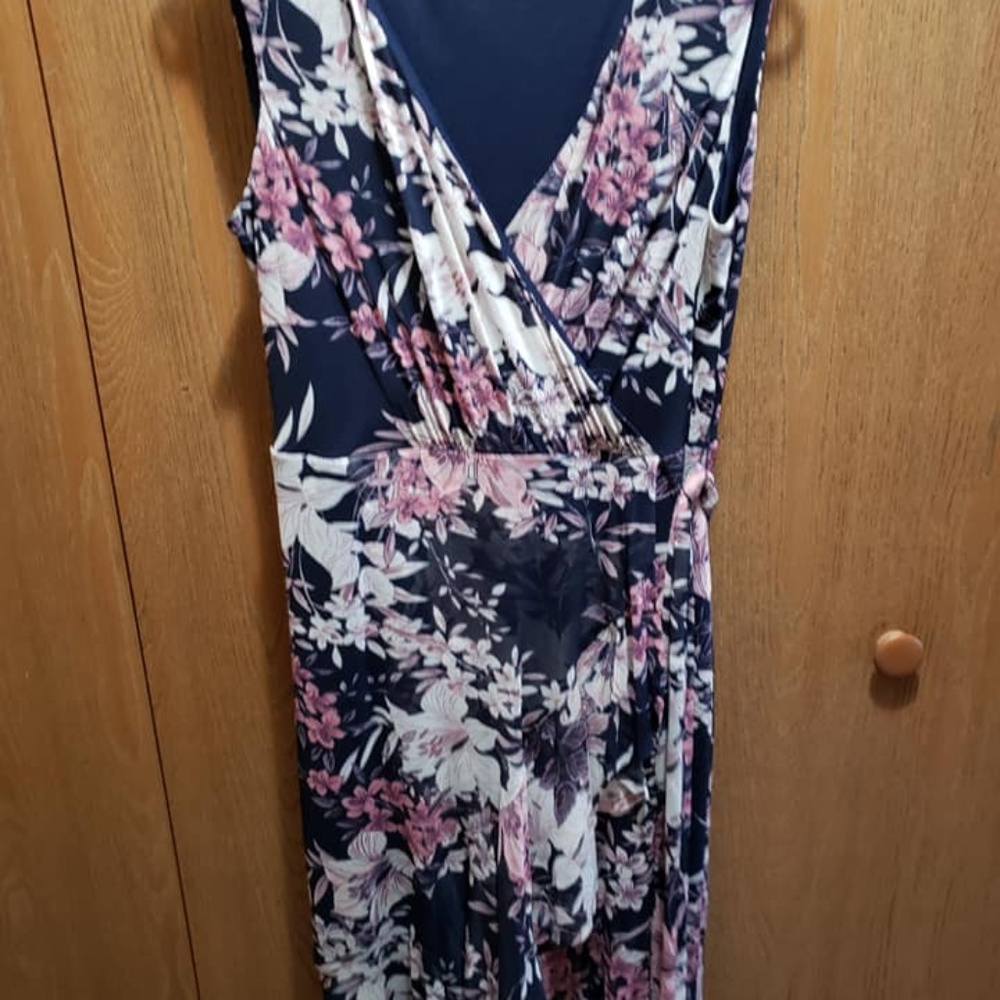 Dress - Picture 1 of 1
